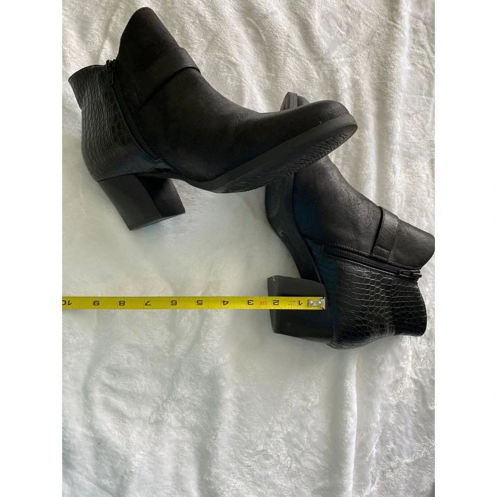 Baretraps Womens Black Ankle Boots Croc Embossed Block Heel Booties Buckle Zip